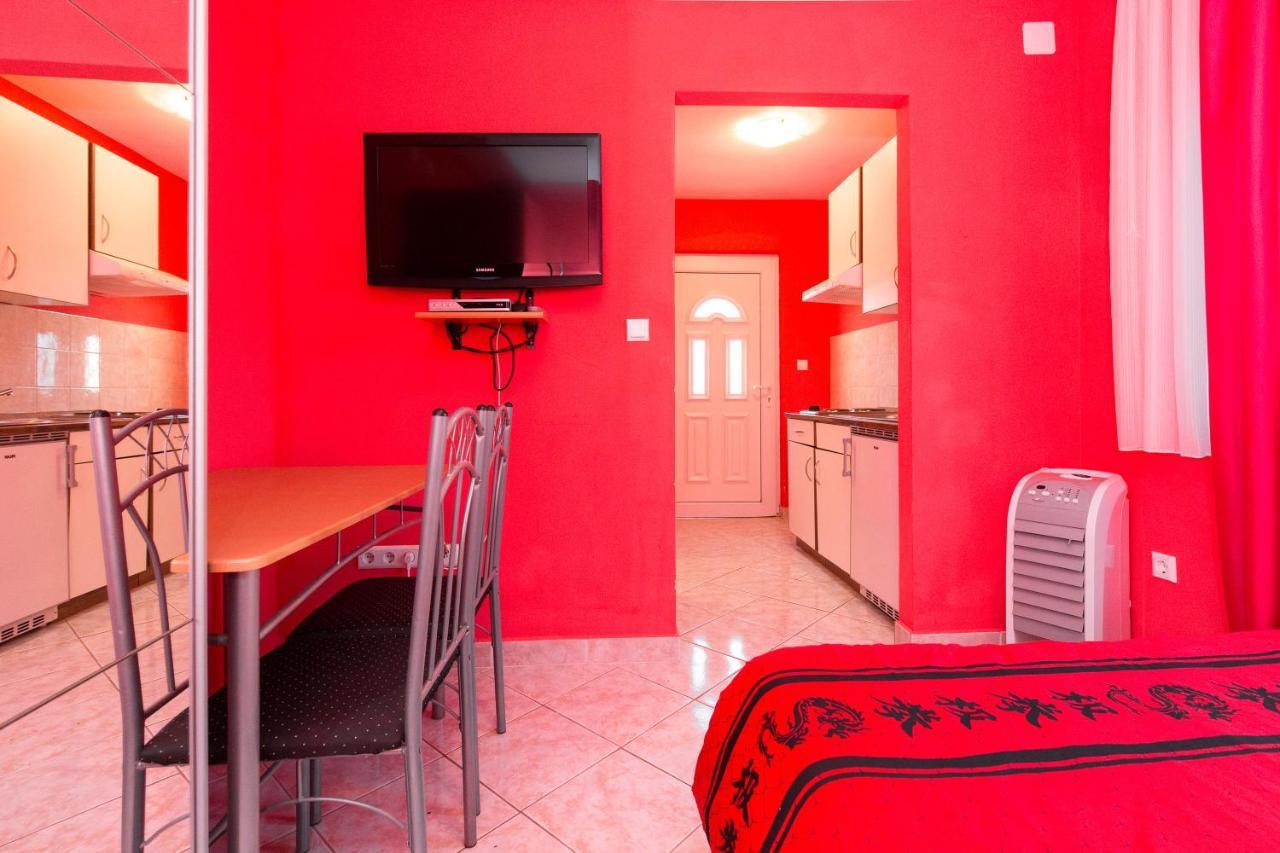Vila Milano Appartement Kornić Buitenkant foto